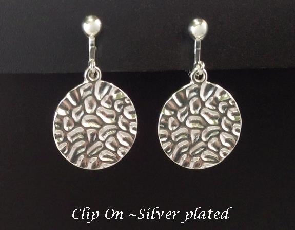 Fashion Clip-On Earrings, Silver Plated Hammered Finish - Click Image to Close