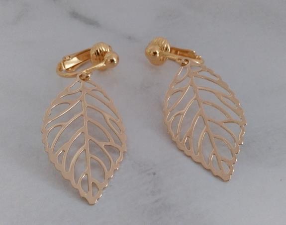 Gold Clip On Earrings, Leaf Design, Fashion Clipon Earrings - Click Image to Close